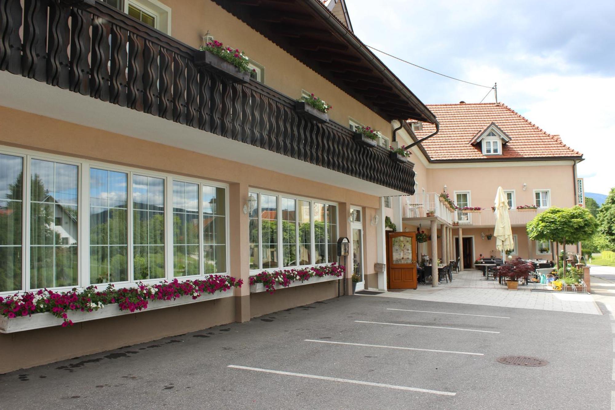 Gasthof Pension Jaegerwirt 沃尔特湖畔韦尔登 外观 照片